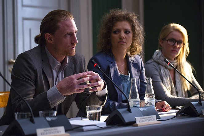 Borgen - Season 3 - Du skal ikke bedrive hor - Filmfotók - Peter Eggers, Laura Bro, Kat Herlo