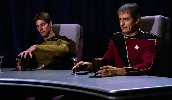 Star Trek: The Next Generation - Conspiracy - Van film - Henry Darrow