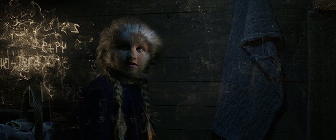 The Lion Woman - Photos