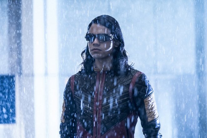 The Flash - Attack on Central City - Photos - Carlos Valdes