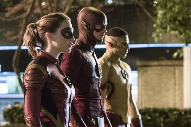 The Flash - Attack on Central City - Photos - Violett Beane, Grant Gustin, Keiynan Lonsdale