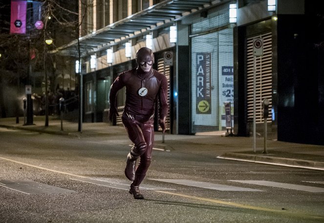 The Flash - Attack on Central City - Van film - Grant Gustin