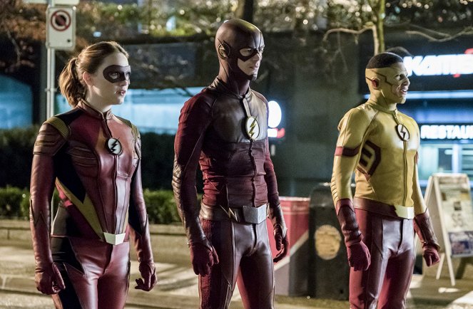 The Flash - Attack on Central City - Photos - Violett Beane, Grant Gustin, Keiynan Lonsdale
