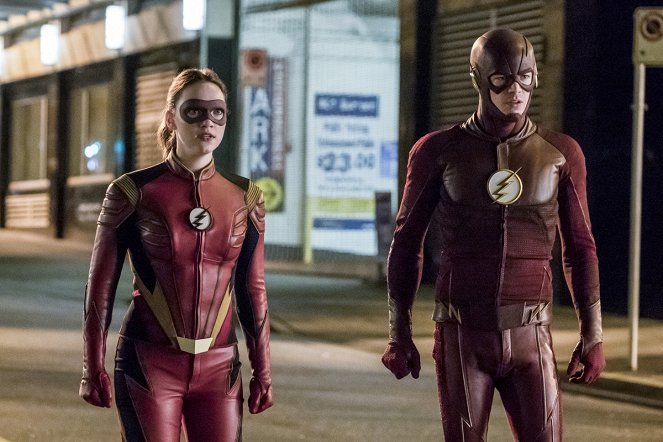 The Flash - Attack on Central City - Photos - Violett Beane, Grant Gustin