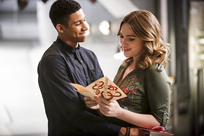 The Flash - Attack on Central City - Photos - Keiynan Lonsdale, Violett Beane