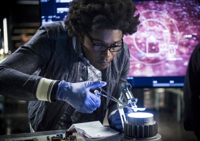 Arrow - Season 5 - Fighting Fire with Fire - Photos - Echo Kellum