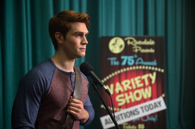 Riverdale - Capítulo 6: ¡Más rápido, Pussycats! - De la película - K.J. Apa