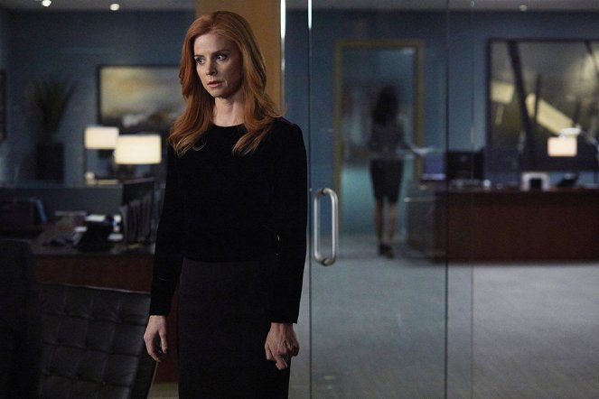 Suits - Character and Fitness - Photos - Sarah Rafferty