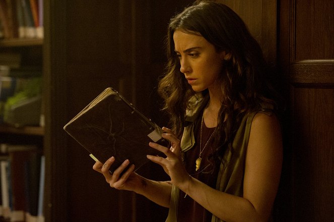The Magicians - Season 2 - The Flying Forest - Photos - Stella Maeve
