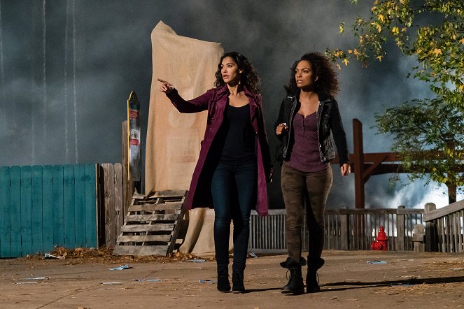 Sleepy Hollow - Child's Play - Van film - Janina Gavankar, Lyndie Greenwood