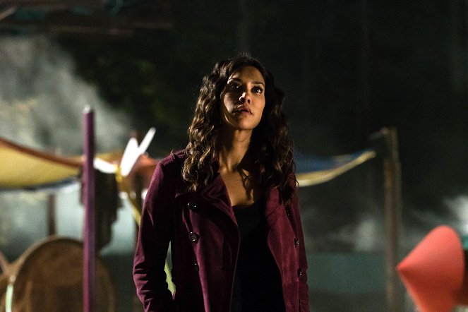 Sleepy Hollow - Child's Play - De la película - Janina Gavankar