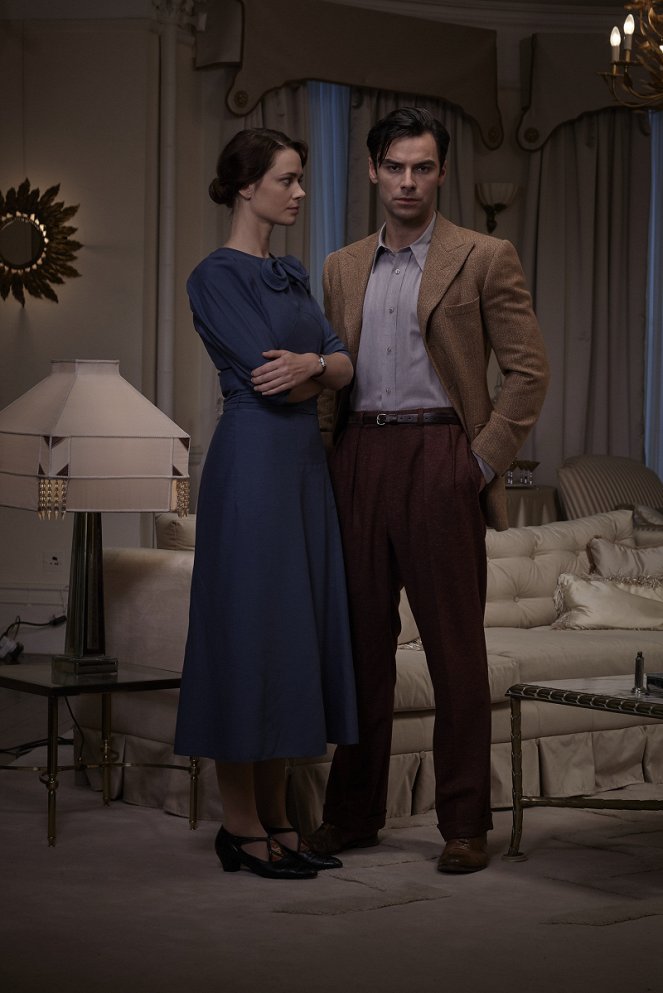 And Then There Were None - Promoción - Maeve Dermody, Aidan Turner