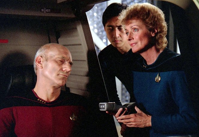 Star Trek: The Next Generation - Season 2 - Time Squared - Photos - Patrick Stewart, Diana Muldaur