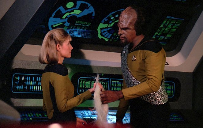 Star Trek: The Next Generation - Season 2 - Peak Performance - Photos - Michael Dorn