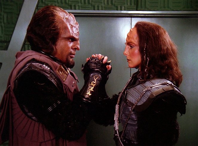 Star Trek - Das nächste Jahrhundert - Klingonenbegegnung - Filmfotos - Michael Dorn, Suzie Plakson