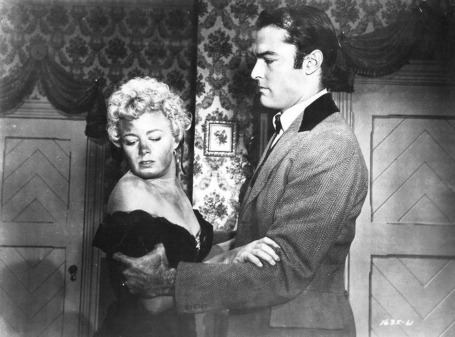 Frenchie - Filmfotos - Shelley Winters, John Russell