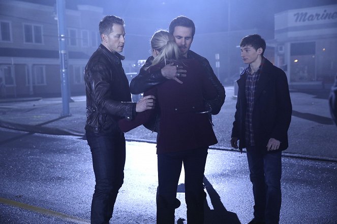 Once Upon a Time - Tougher Than the Rest - Van film - Josh Dallas, Colin O'Donoghue, Jared Gilmore