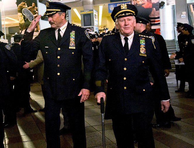 Blue Bloods - Crime Scene New York - Pilot - Photos - Tom Selleck, Len Cariou