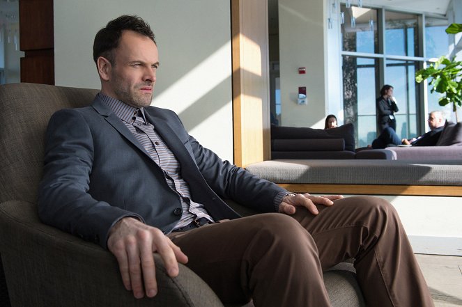 Elementary - The View from Olympus - Photos - Jonny Lee Miller