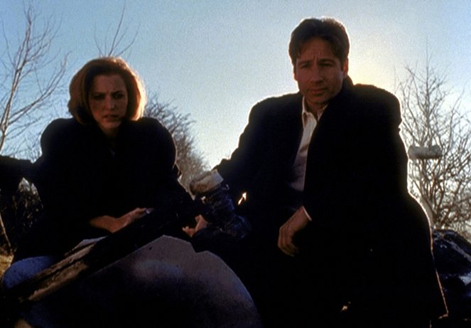 The X-Files - Season 5 - Kill Switch - Photos - Gillian Anderson, David Duchovny