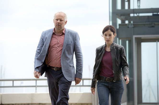 Tatort - Borowski und das dunkle Netz - Van film - Axel Milberg, Sibel Kekilli