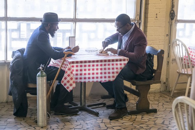 This Is Us - Season 1 - Photos - Ron Cephas Jones, Sterling K. Brown