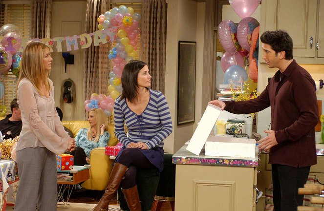 Friends - Season 10 - The One with the Cake - Photos - Jennifer Aniston, Lisa Kudrow, Courteney Cox, David Schwimmer