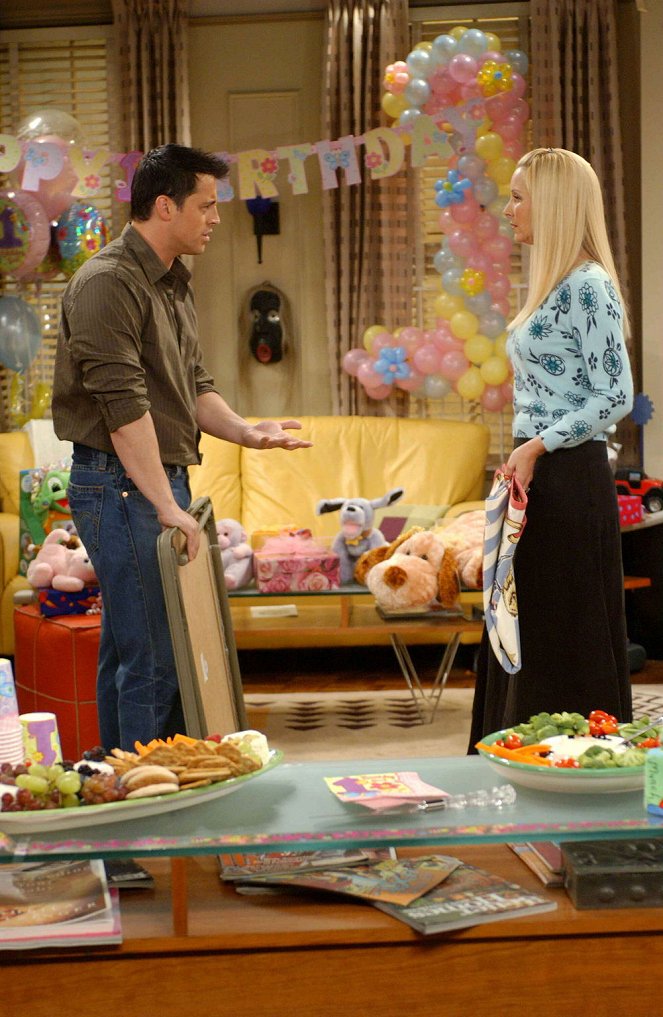 Friends - Season 10 - The One with the Cake - Photos - Matt LeBlanc, Lisa Kudrow
