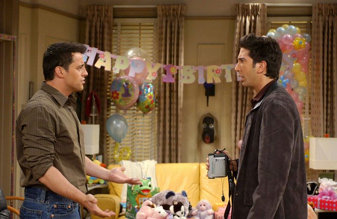 Friends - Celui qui transformait le gâteau d'anniversaire - Film - Matt LeBlanc, David Schwimmer