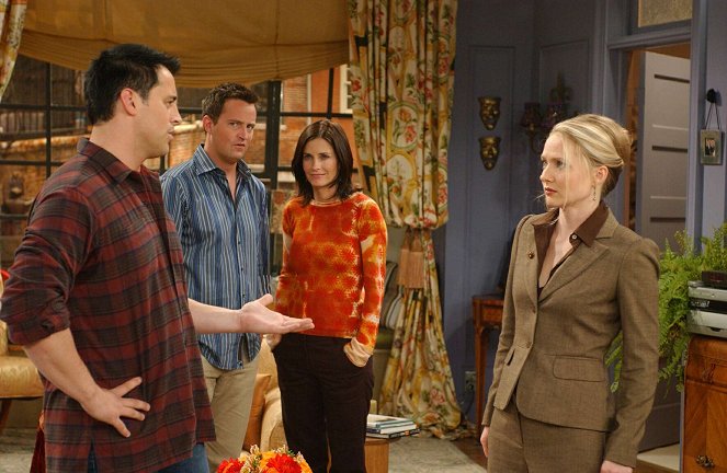 Friends - Season 10 - The One with the Home Study - Photos - Matt LeBlanc, Matthew Perry, Courteney Cox, Maria Pitillo