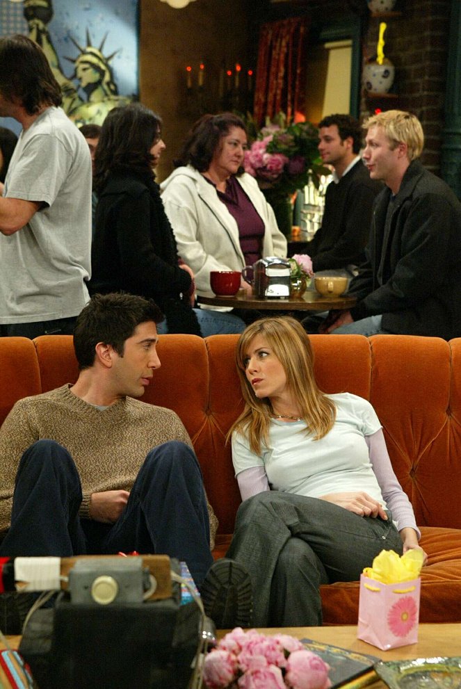 Priatelia - Jak Chandlera přistihli - Z filmu - David Schwimmer, Jennifer Aniston