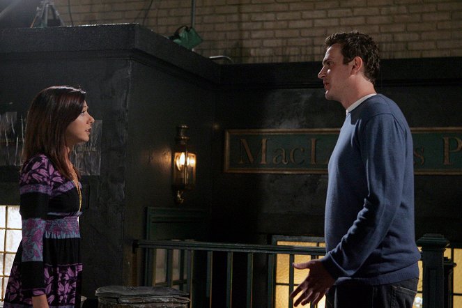 How I Met Your Mother - The Scorpion and the Toad - Photos - Alyson Hannigan, Jason Segel