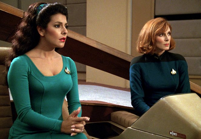 Star Trek: The Next Generation - Season 3 - The Survivors - Photos - Marina Sirtis, Gates McFadden