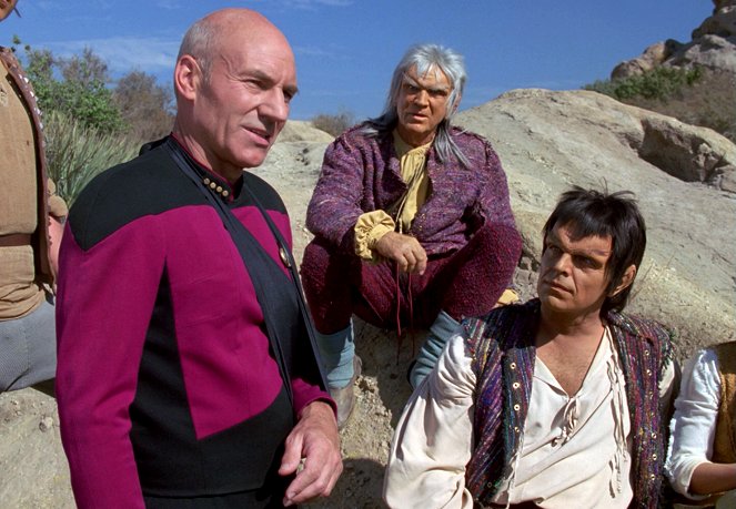 Star Trek: Nová generácia - Who Watches the Watchers - Z filmu - Patrick Stewart, John McLiam, Ray Wise