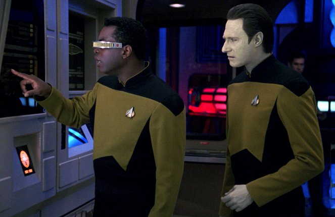 Star Trek: The Next Generation - The Defector - Photos - LeVar Burton, Brent Spiner