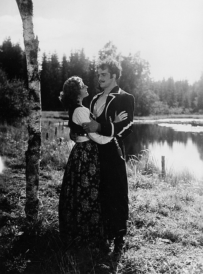 Kaunis Veera eli Ballaadi Saimaalta - De la película - Assi Nortia, Veikko Uusimäki