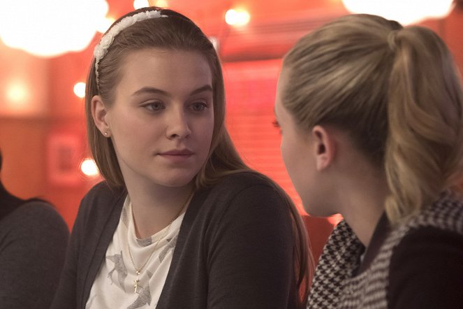 Riverdale - Chapter Seven: In a Lonely Place - Photos - Tiera Skovbye