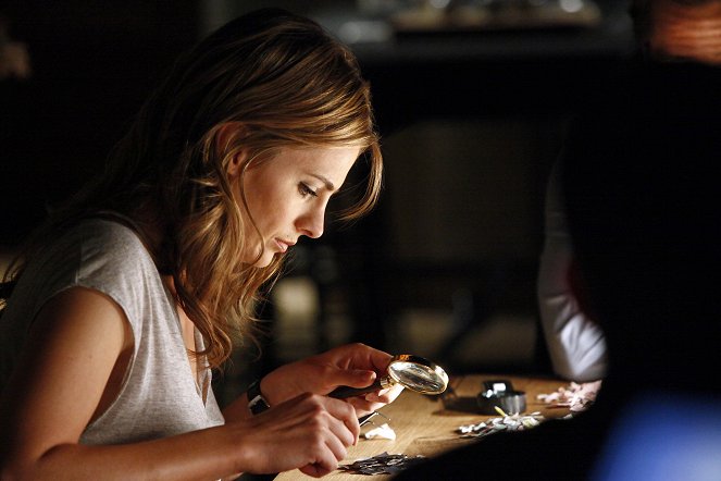 Castle - Season 5 - After the Storm - Photos - Stana Katic
