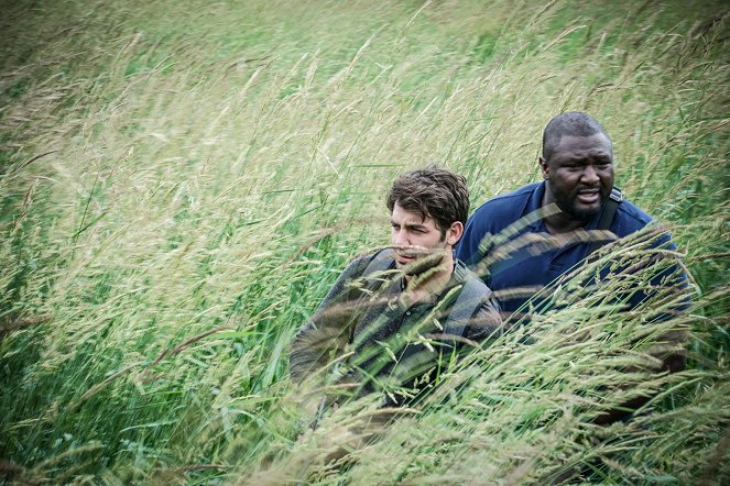 Zoo - Sins of the Father - Photos - James Wolk, Nonso Anozie