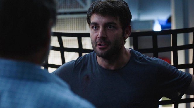 Zoo - The Contingency - Photos - James Wolk