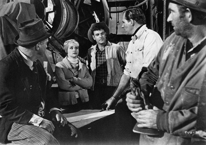 Väärää peliä Oklahomassa - Kuvat elokuvasta - Dub Taylor, Diane McBain, James Best, Philip Carey