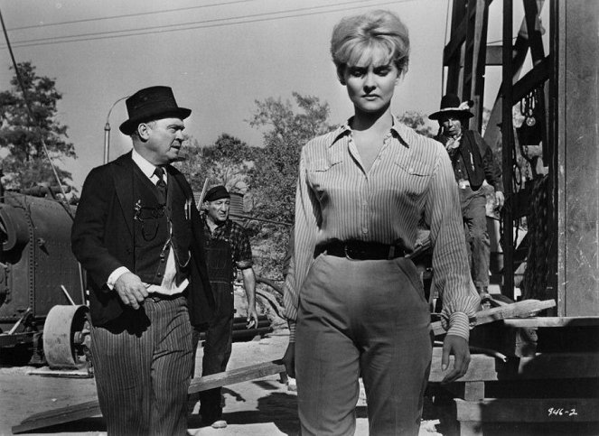 Black Gold - De la película - Dub Taylor, Diane McBain