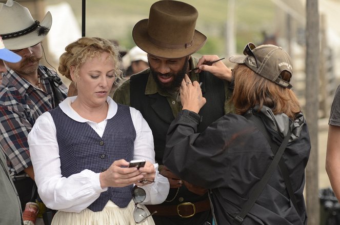 Hell on Wheels - The Lord's Day - De filmagens - Virginia Madsen, Common