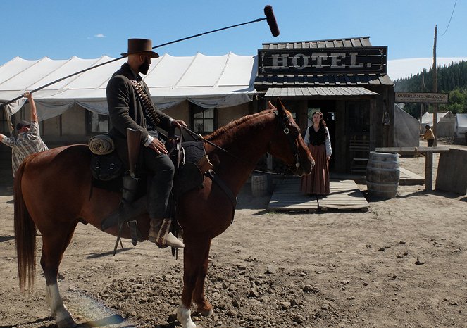 Hell On Wheels : L'enfer de l'ouest - Get Behind the Mule - Tournage - Common