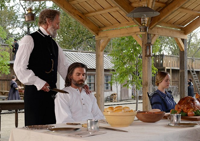 Hell on Wheels - Eingespannt - Filmfotos - Christopher Heyerdahl, Anson Mount, Siobhan Williams