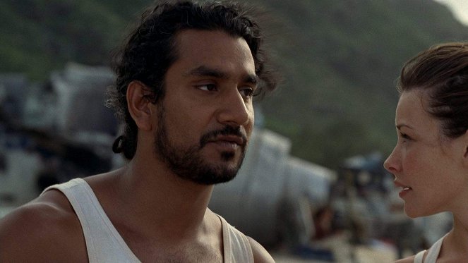 Lost - Eltűntek - A fehér nyúl - Filmfotók - Naveen Andrews, Evangeline Lilly