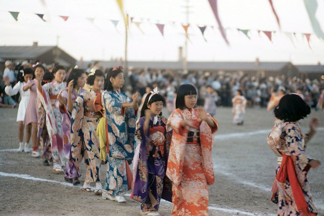 Instantané d’histoire - Bill Manbo – Un Américain dans les camps pour Japonais - Filmfotók