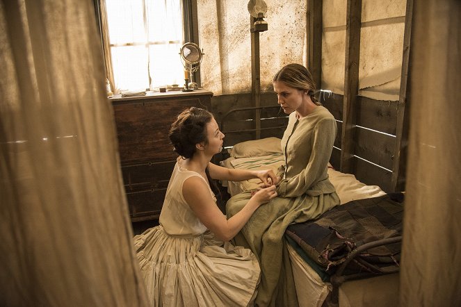 Hell on Wheels - Under Color of Law - Photos - Robin McLeavy, Sara Canning
