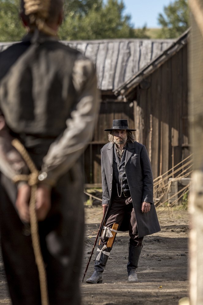 Hell on Wheels - Season 5 - Two Soldiers - Photos - Anson Mount