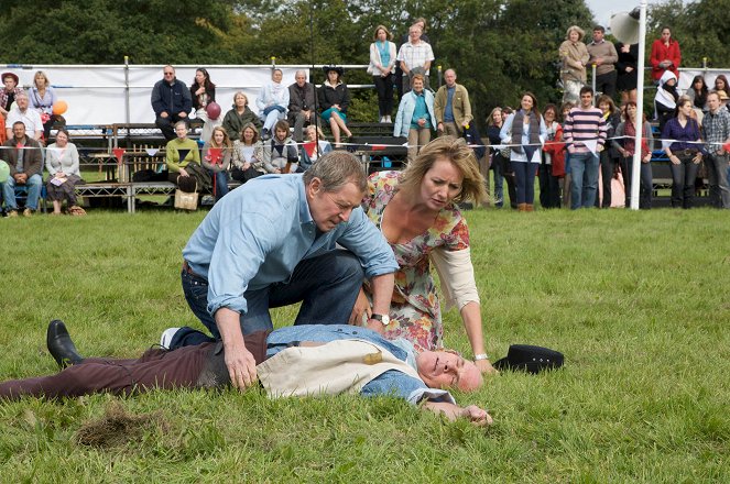 Midsomer Murders - Season 13 - Blood on the Saddle - Photos - John Nettles, David Rintoul